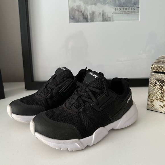 Saucony kids running shoes - Picture 2 of 4